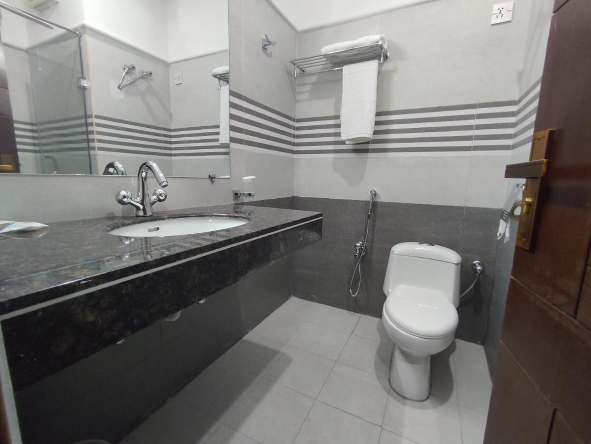 Jumeirah Gold Hotel Naran Esterno foto